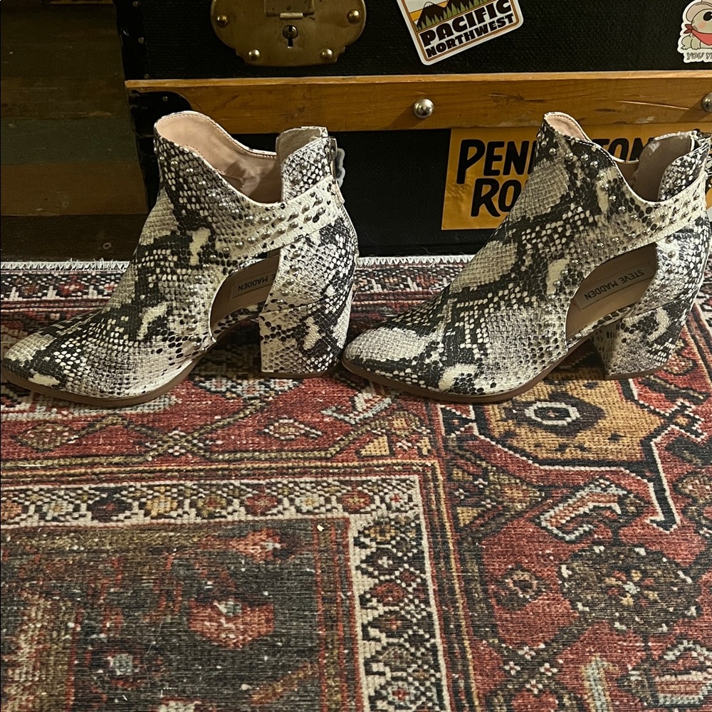 Steve Madden Snake Print Ankle Boots - Picture 3 of 6